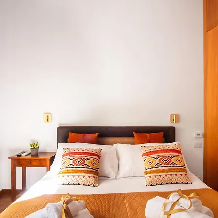 Interno Otto Con Bellissima Terrazza E Gazebo